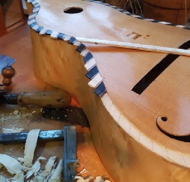 Fineer hout, lijmen met Au bien Marie techniek